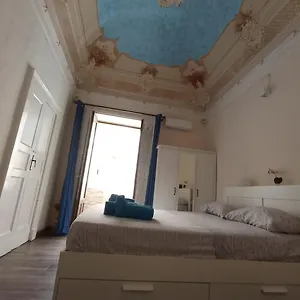 https://art-in-center.catania-hotels.net